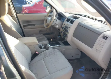 2011 Ford Escape Xlt z USA, uszkodzony, nr VIN 1FMCU0D76BKA83137